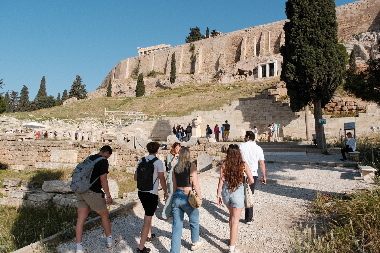 An Acropolis Tour in Athens: A Complete Guide for First-Time Visitors